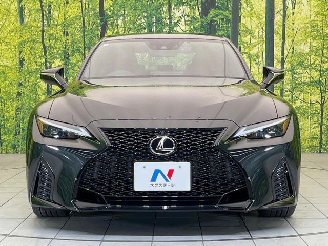 LEXUS IS300