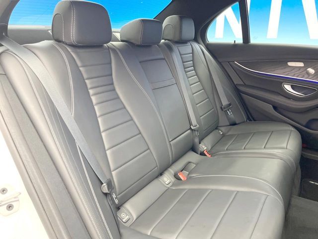MERCEDES BENZ E class sedan