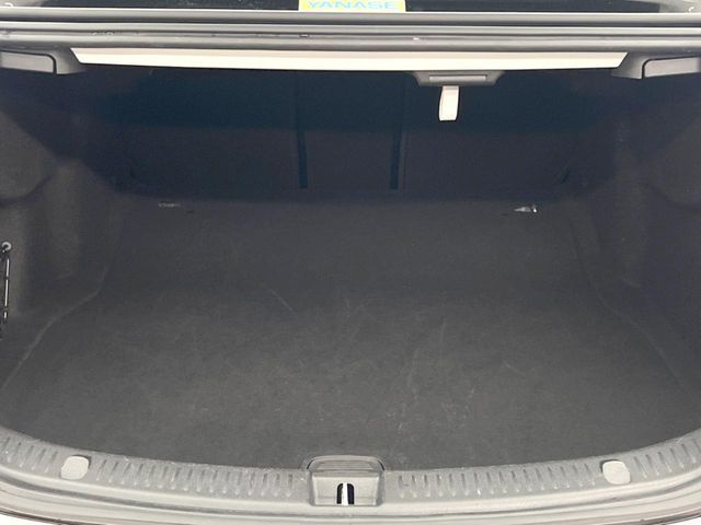 MERCEDES BENZ E class sedan
