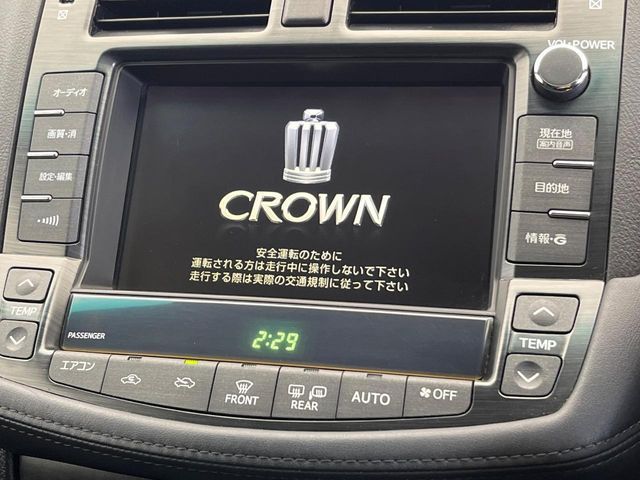 CROWN sedan