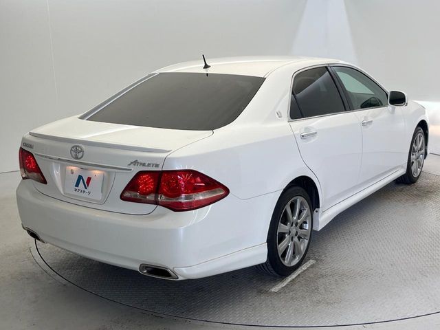 CROWN sedan