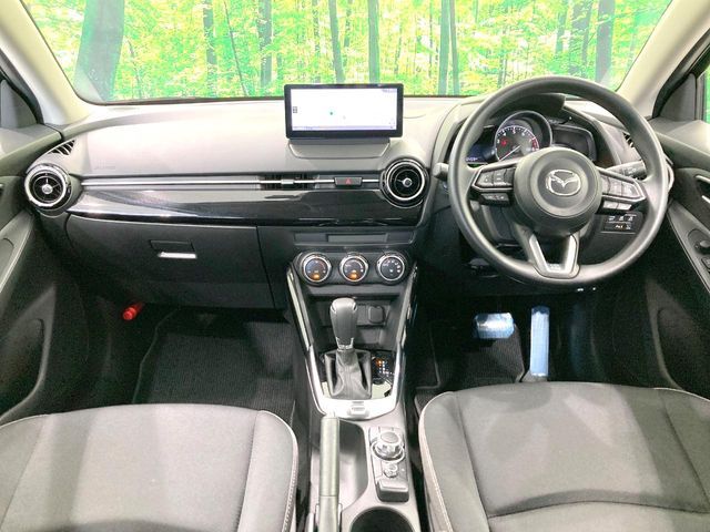 MAZDA2