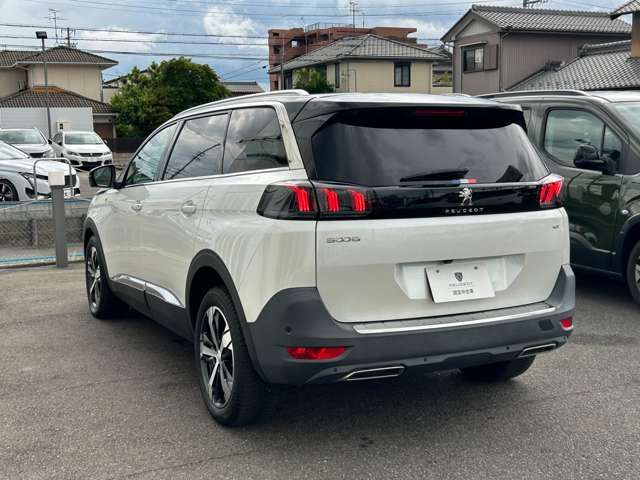 PEUGEOT 5008