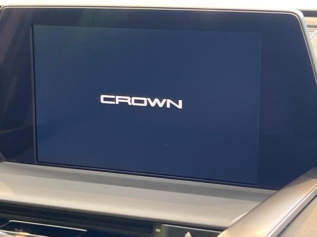 CROWN sedan hybrid