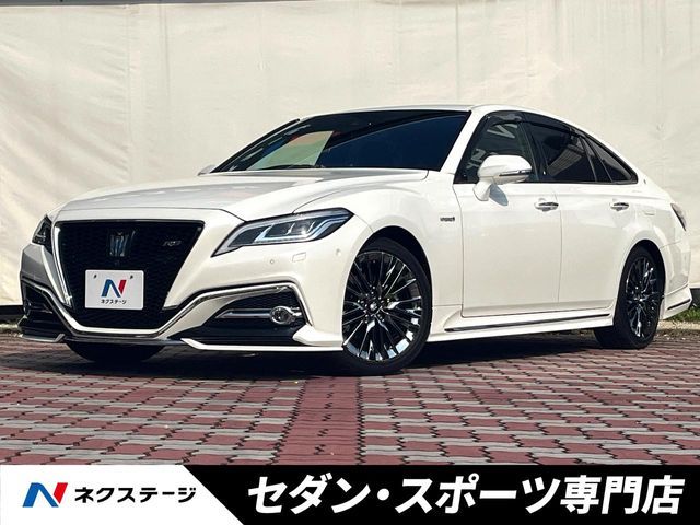 CROWN sedan hybrid