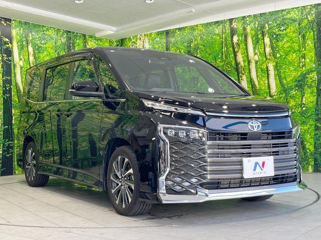 VOXY HYBRID