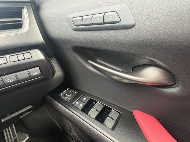 LEXUS UX250h AWD