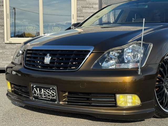 CROWN sedan