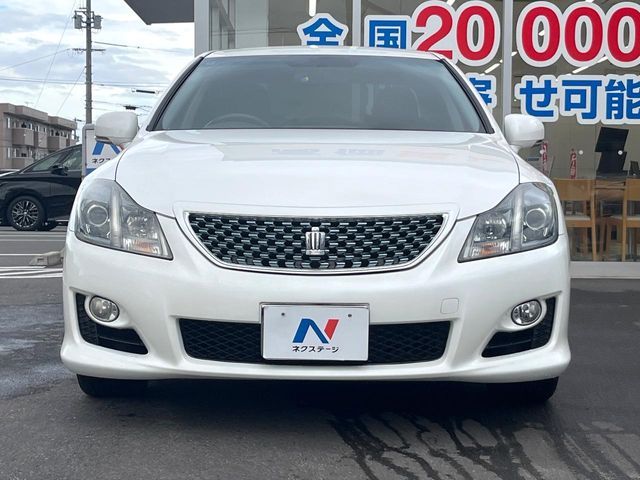 CROWN sedan