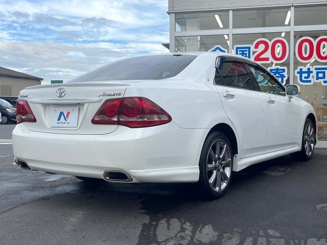 CROWN sedan