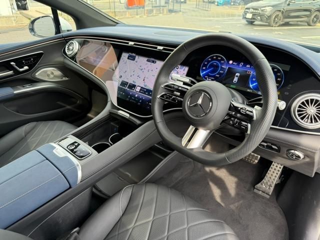 MERCEDES BENZ EQS