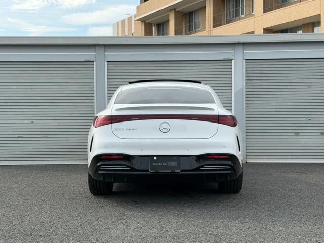 MERCEDES BENZ EQS
