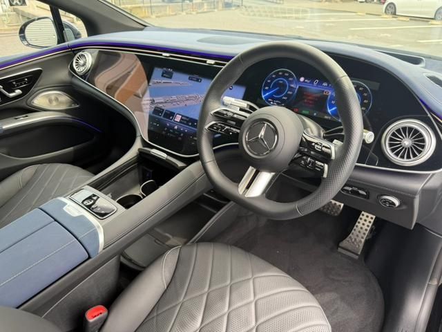 MERCEDES BENZ EQS