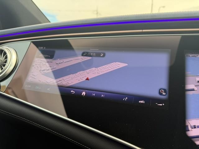 MERCEDES BENZ EQS
