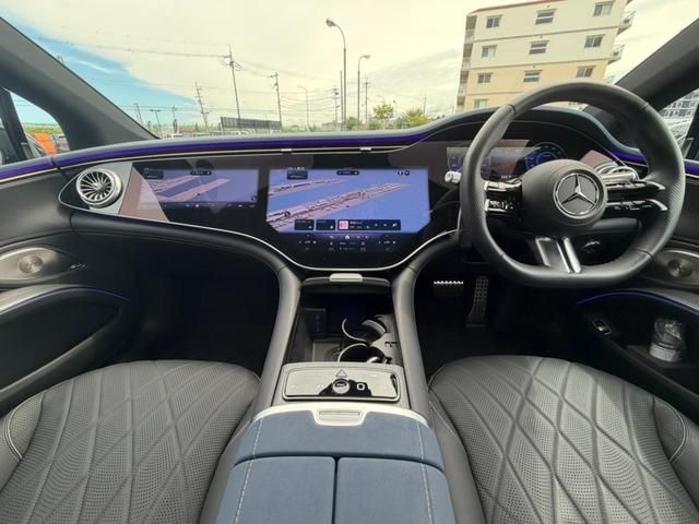 MERCEDES BENZ EQS