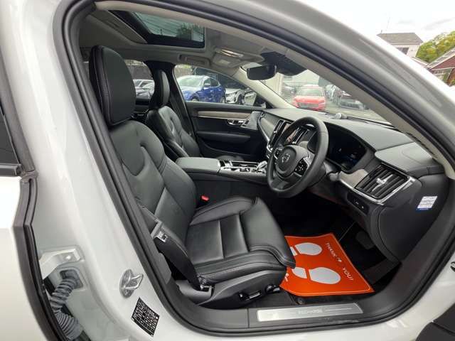 VOLVO S90