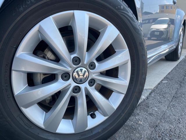 VOLKSWAGEN The BEETLE