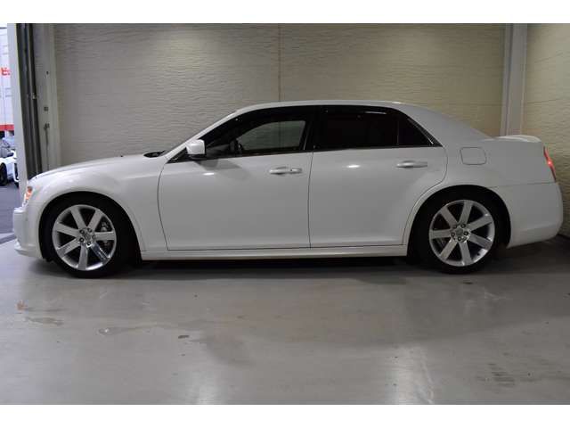 CHRYSLER 300