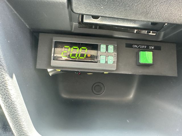 MINICAB truck