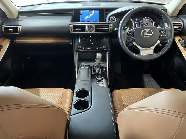 LEXUS IS300h