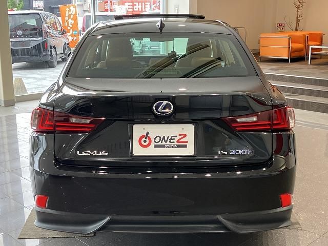 LEXUS IS300h