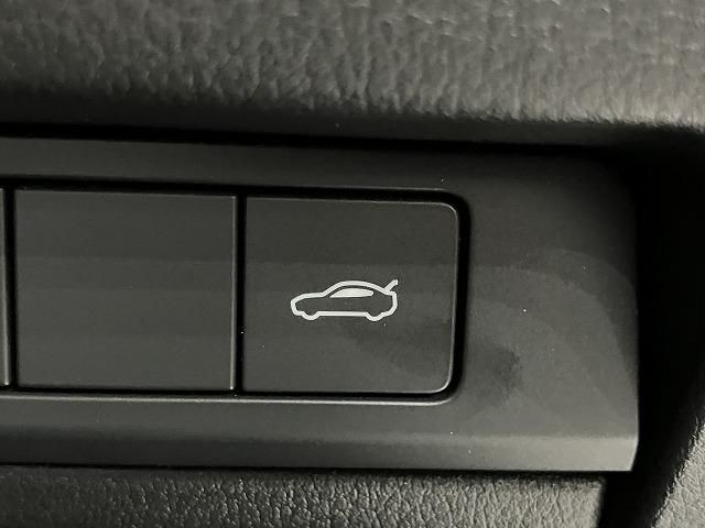 MAZDA3 SEDAN
