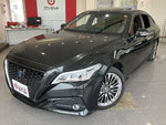 CROWN sedan hybrid