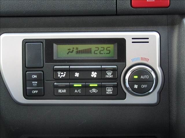 HIACE COMMUTER