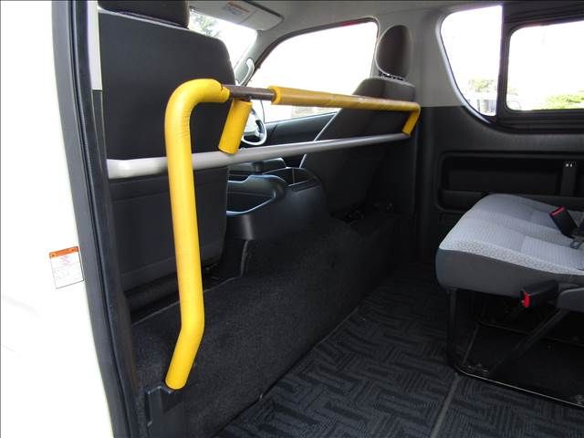 HIACE COMMUTER