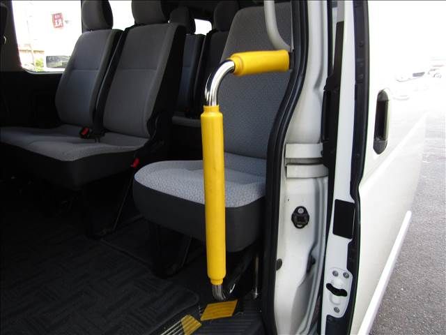 HIACE COMMUTER
