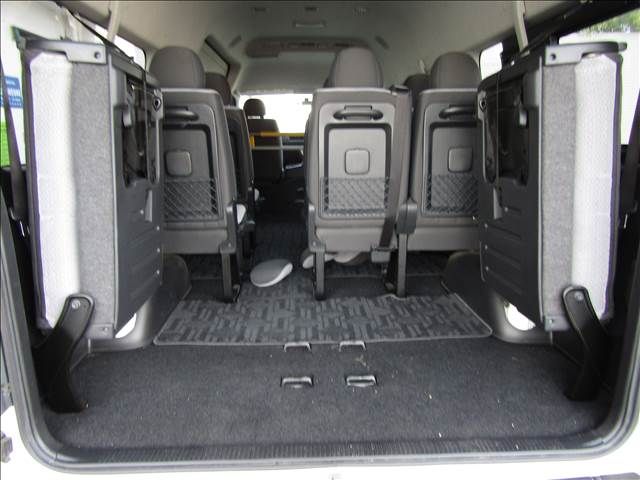 HIACE COMMUTER