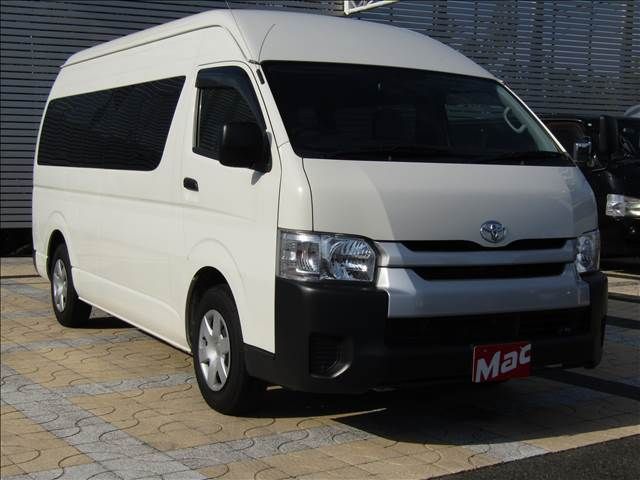 HIACE COMMUTER