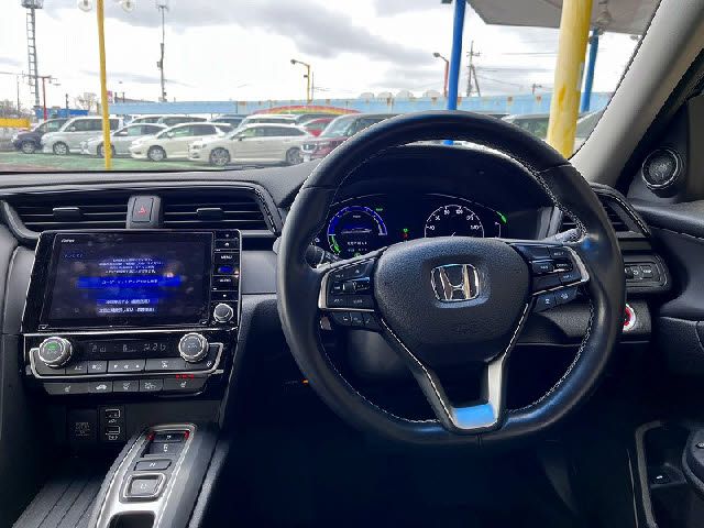 INSIGHT sedan