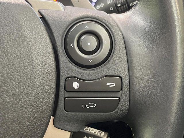 LEXUS IS300h