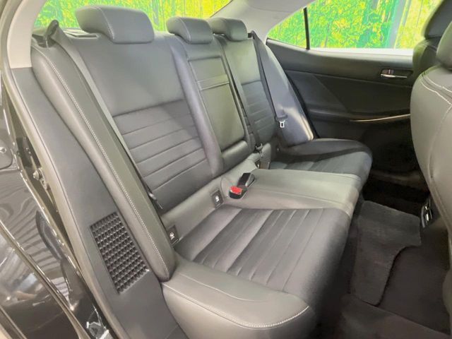 LEXUS IS300h