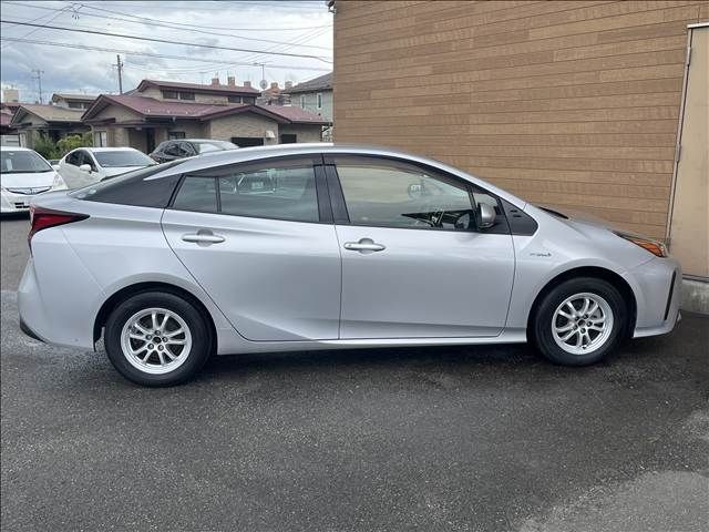 PRIUS 4WD