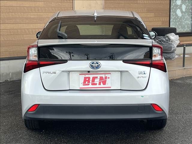 PRIUS 4WD