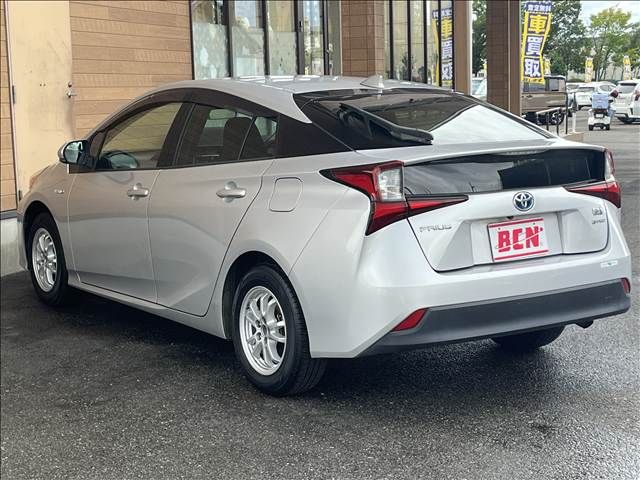 PRIUS 4WD