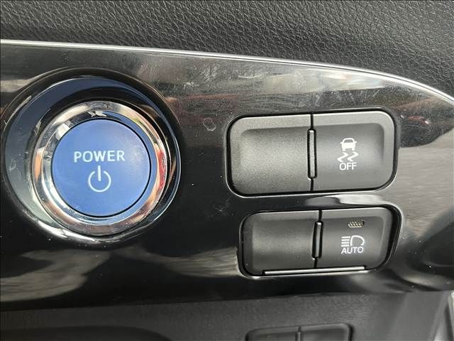PRIUS 4WD