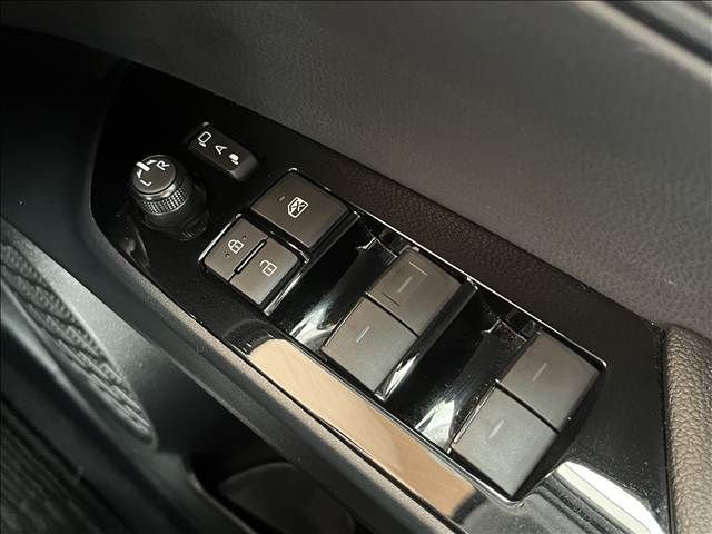 PRIUS 4WD