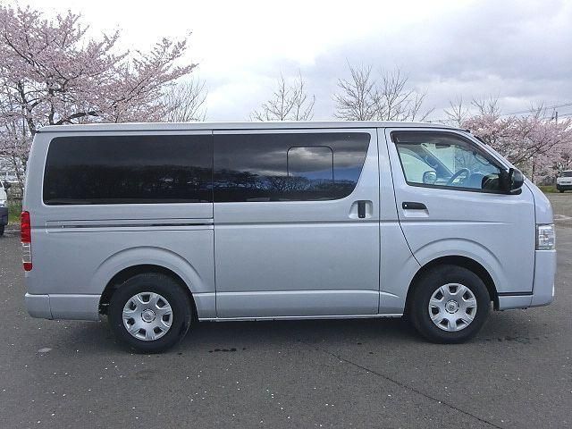 ハイエース