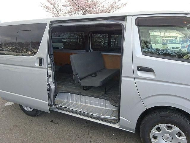 ハイエース