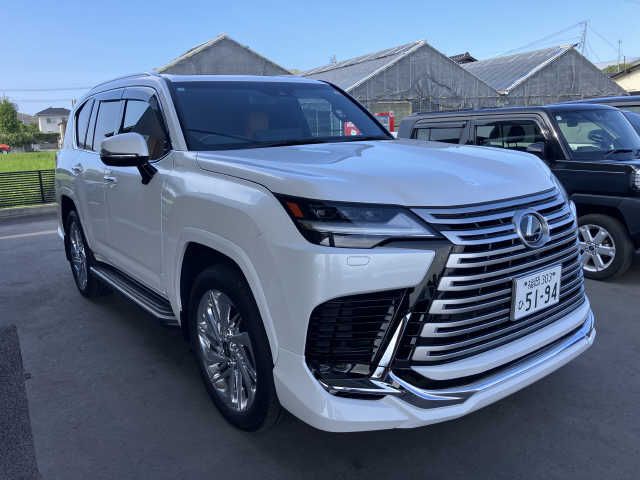 LEXUS LX600