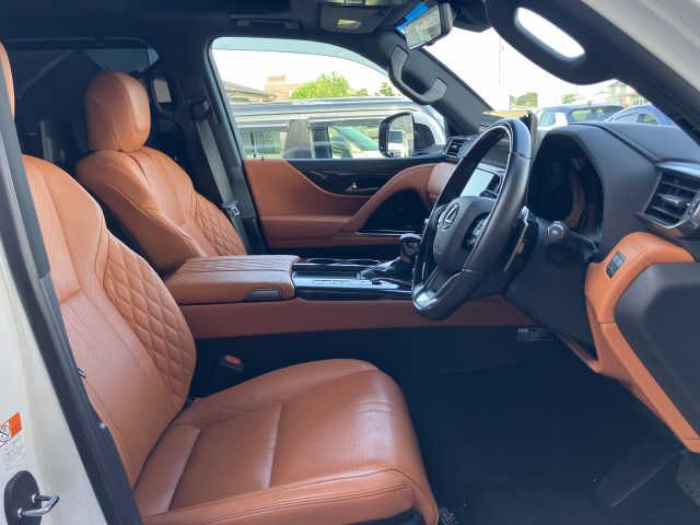 LEXUS LX600