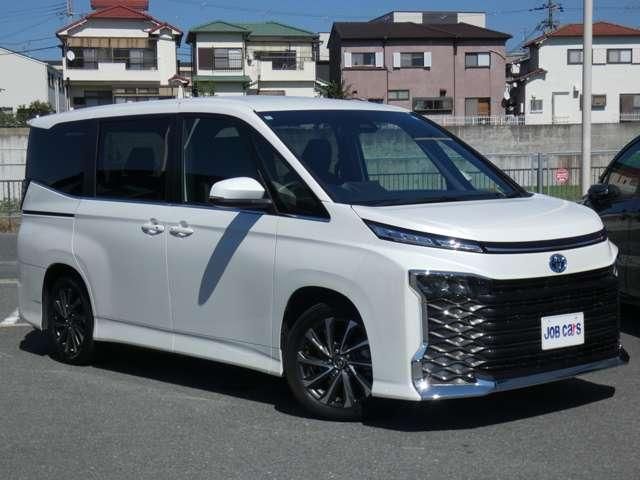 VOXY HYBRID 4WD