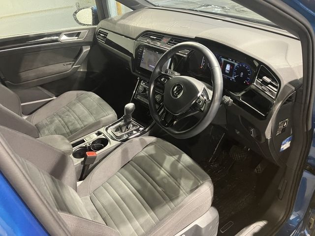 VOLKSWAGEN GOLF TOURAN