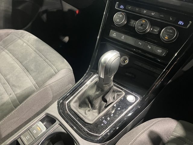 VOLKSWAGEN GOLF TOURAN