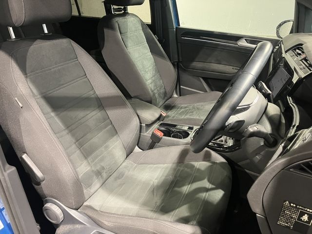 VOLKSWAGEN GOLF TOURAN