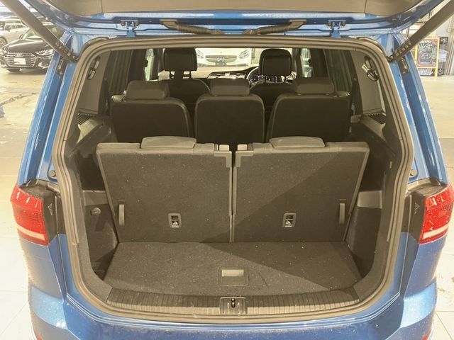VOLKSWAGEN GOLF TOURAN