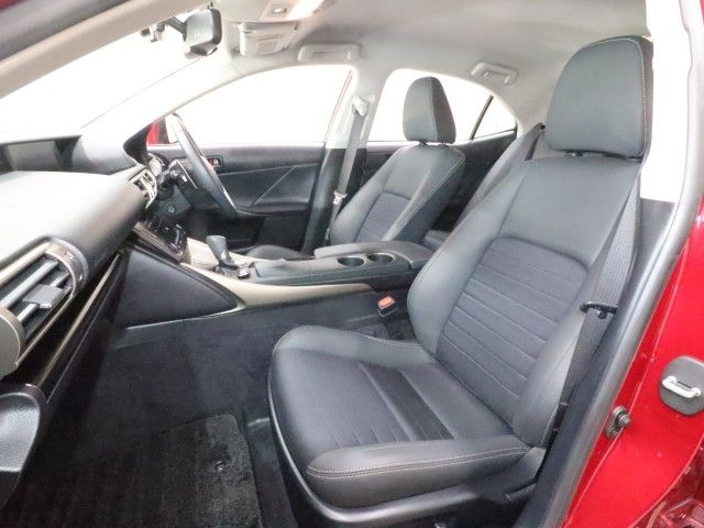 LEXUS IS300h